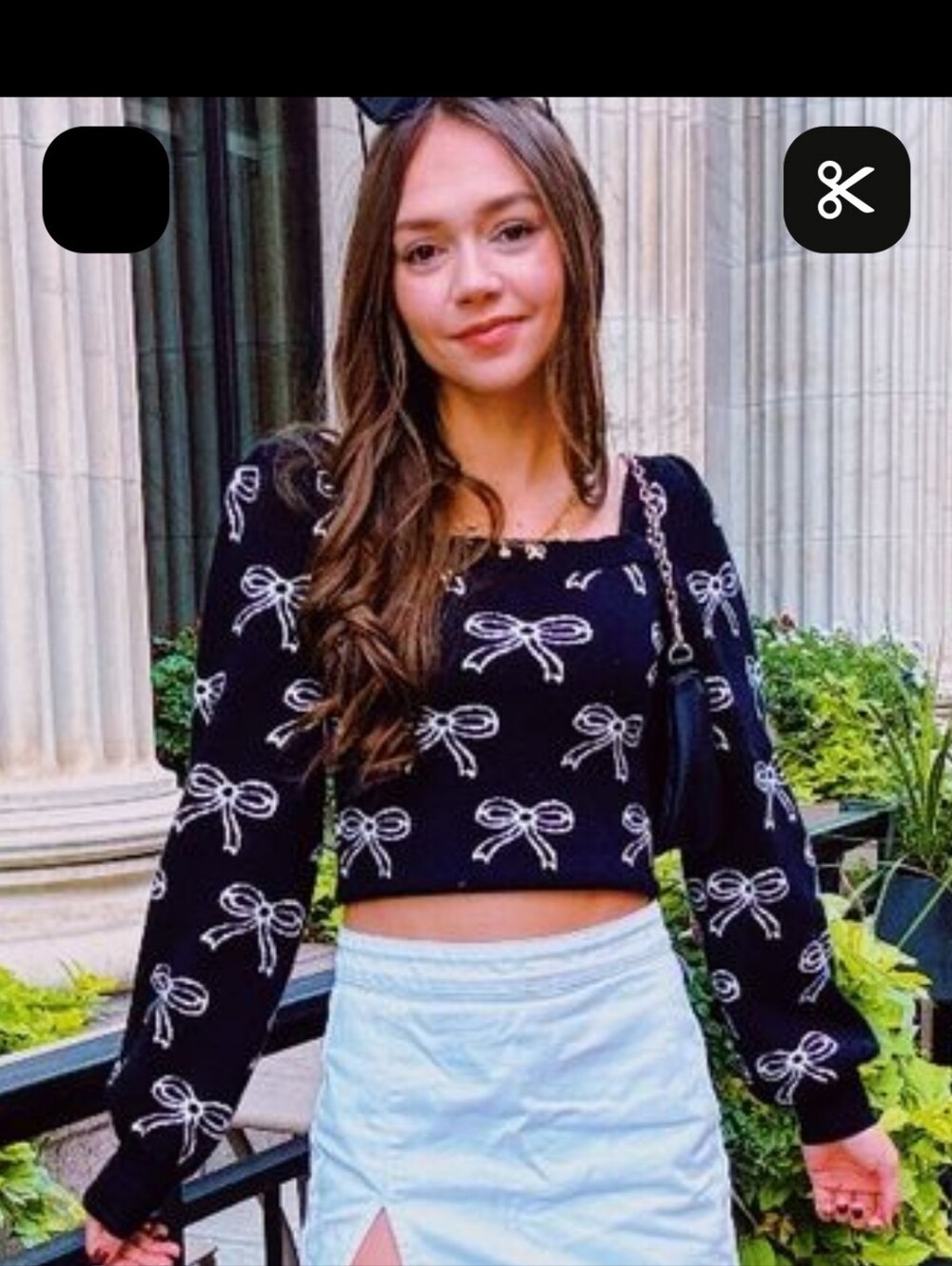 Black Bow Pattern Cropped Sweater Top - Women